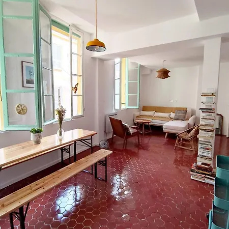Charming In With Balcony Apartment