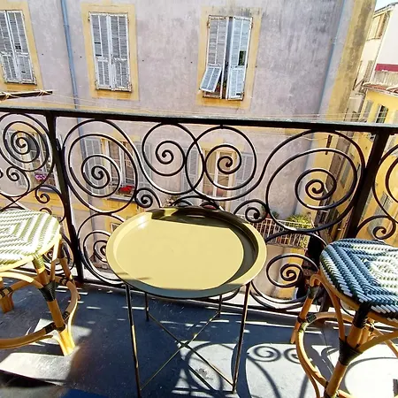 Apartment Charming In With Balcony *