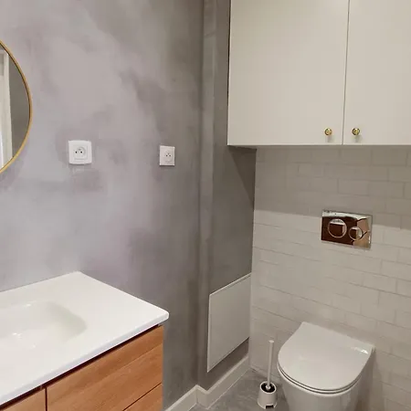Charming In With Balcony Apartment